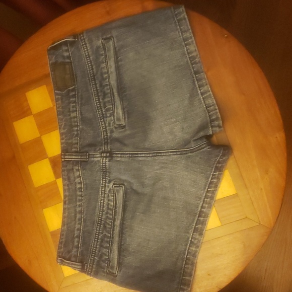 Women's American Eagle shorts size 8. - Picture 2 of 4